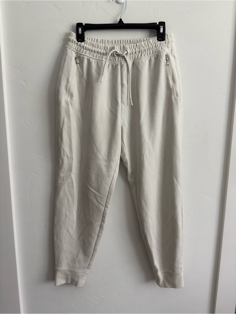 Old Navy Active Cream Jogger Sweat Pants
Sz M
